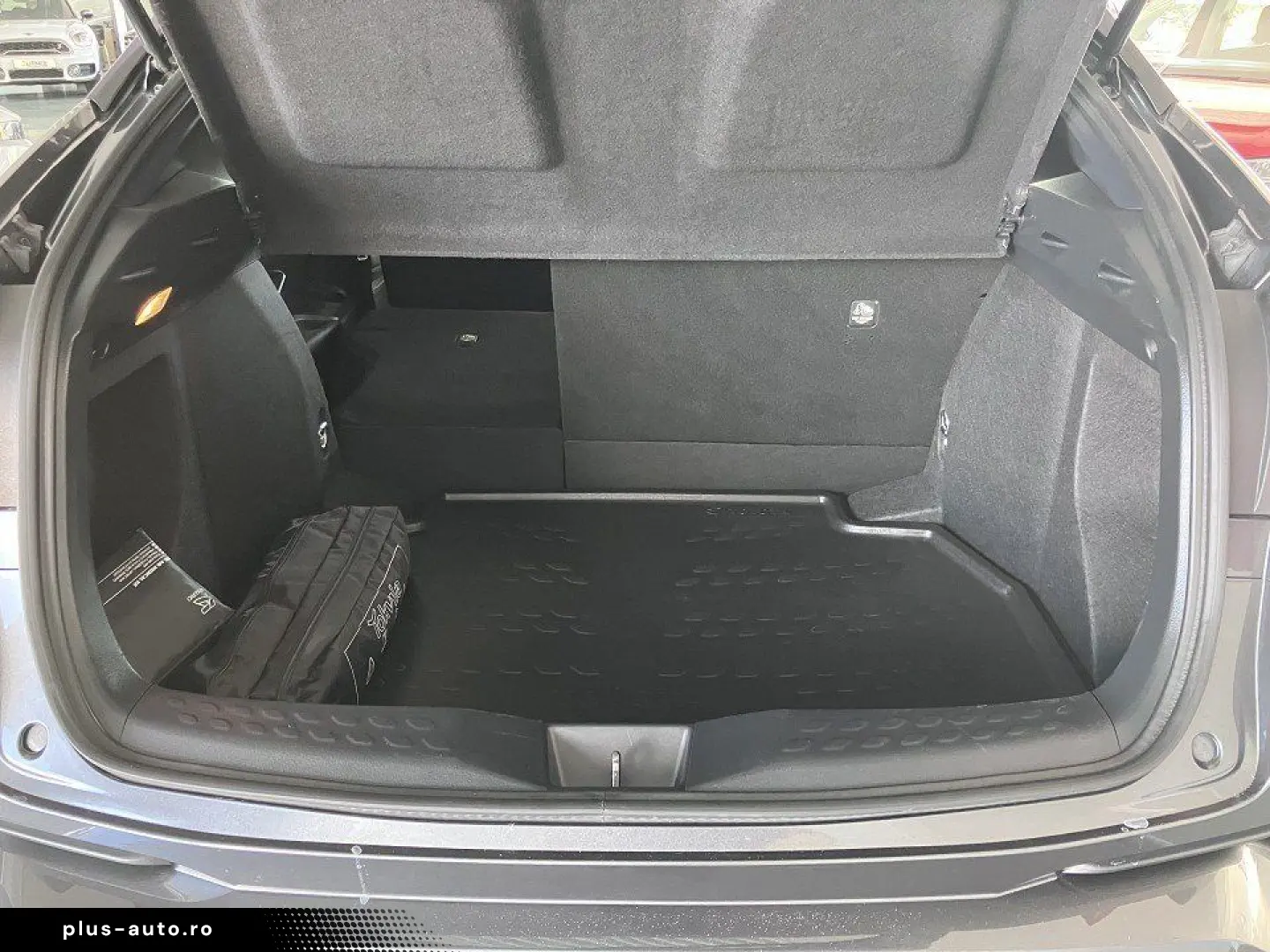 TOYOTA C-HR 1.8 Hybrid Flow - LED  Kamera  Sitzh.