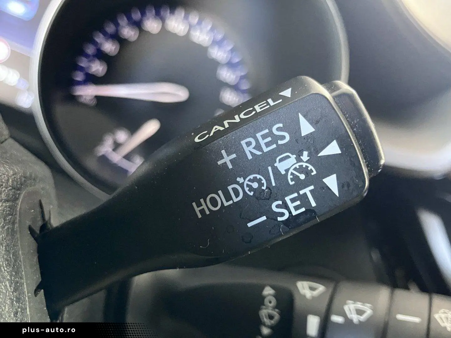 TOYOTA C-HR 1.8 Hybrid Flow - LED  Kamera  Sitzh.