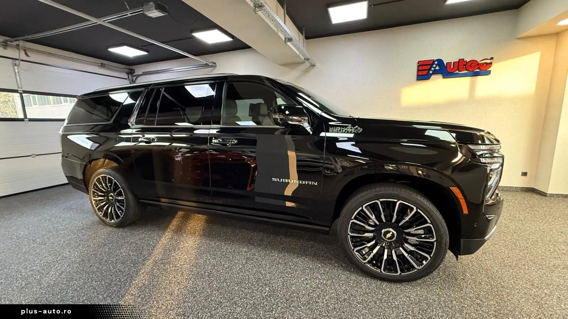 Chevrolet Suburban High Country 6.2 V8 426 CP 4x4
