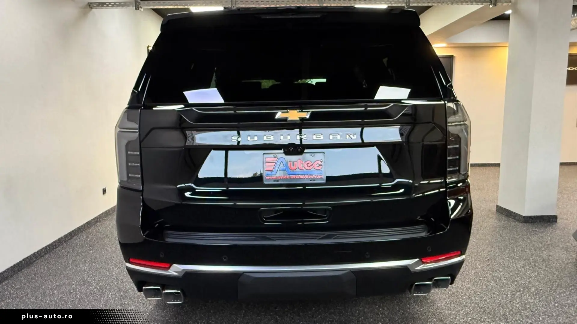 Chevrolet Suburban High Country 6.2 V8 426 CP 4x4