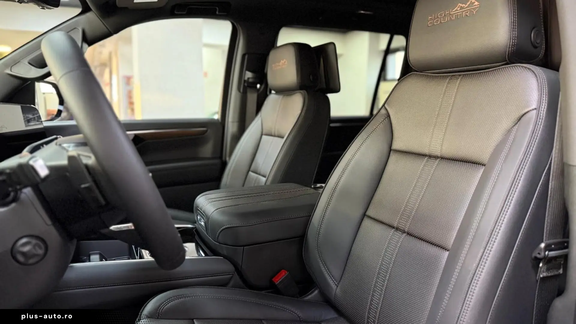 Chevrolet Suburban High Country 6.2 V8 426 CP 4x4
