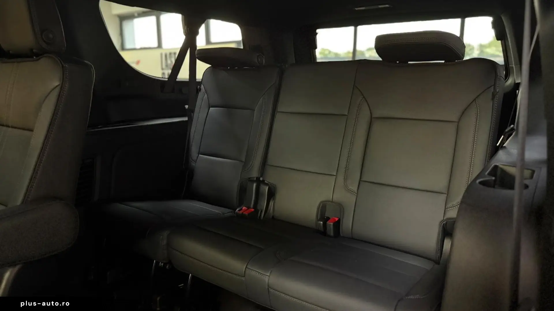 Chevrolet Suburban High Country 6.2 V8 426 CP 4x4