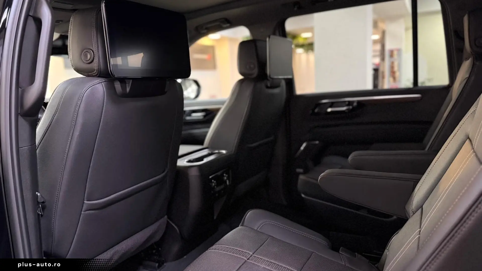 Chevrolet Suburban High Country 6.2 V8 426 CP 4x4