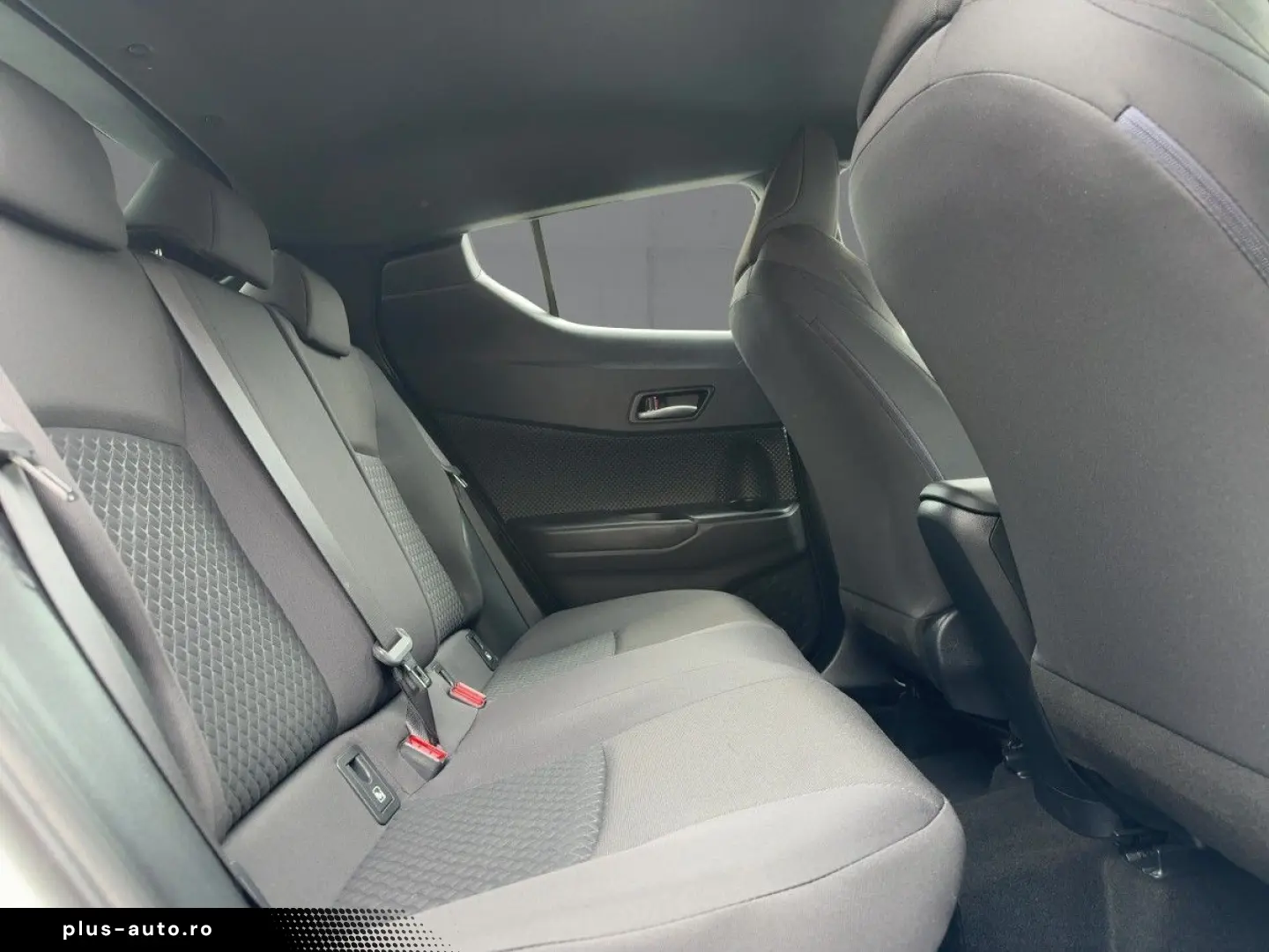TOYOTA C-HR 1.8 HSD 4x2 Bi-LED RFK GRA DAB LM