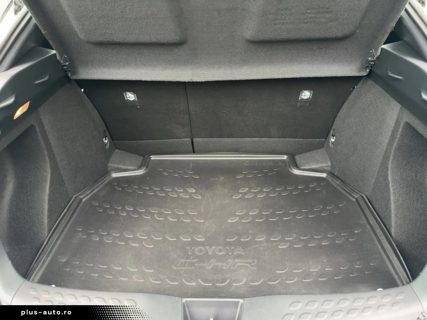 TOYOTA C-HR 1.8 HSD 4x2 Bi-LED RFK GRA DAB LM