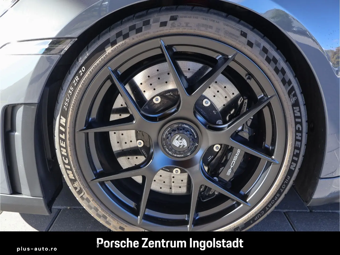 PORSCHE 992 911 GT3 Touring PCCB Liftachse Leichtbau Pak