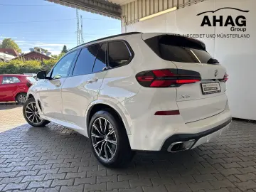 BMW X5 xDrive40d M-Sport   AHK   ACC   H K   PANO