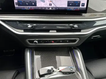 BMW X6 xDr30d M Sport PANO-SKY B&W 2Achs Massag 360