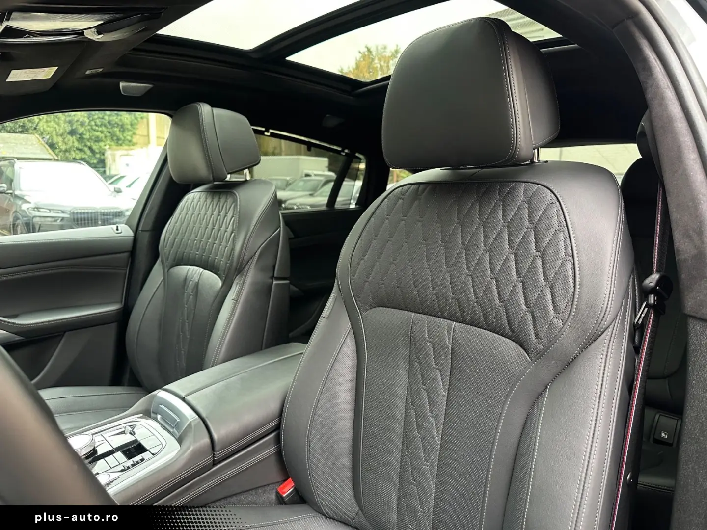 BMW X6 xDr30d M Sport PANO-SKY B&W 2Achs Massag 360