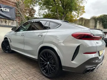 BMW X6 xDr30d M Sport PANO-SKY B&W 2Achs Massag 360