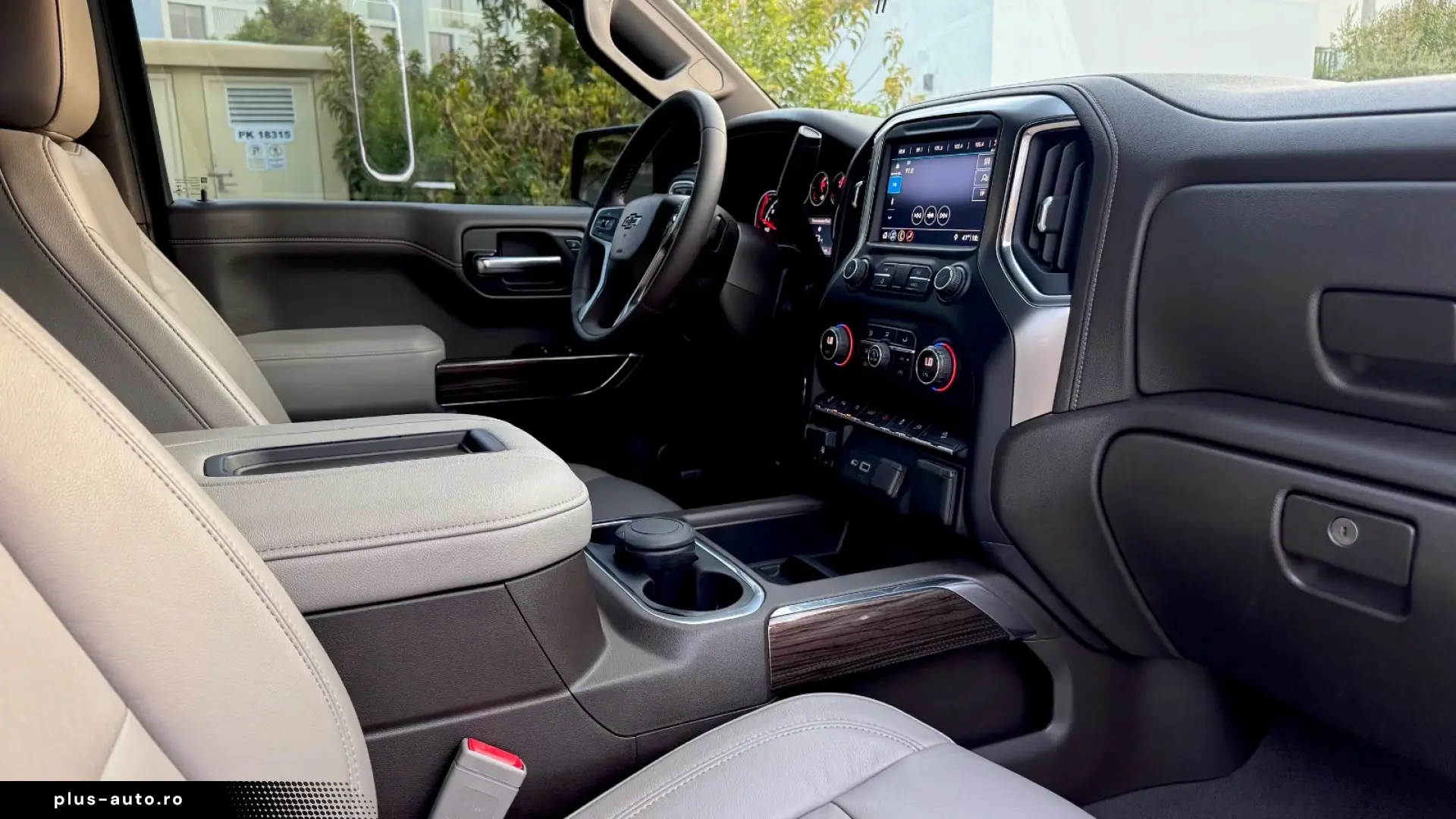 Chevrolet Silverado Z71 V8 4x4 – 360 CP