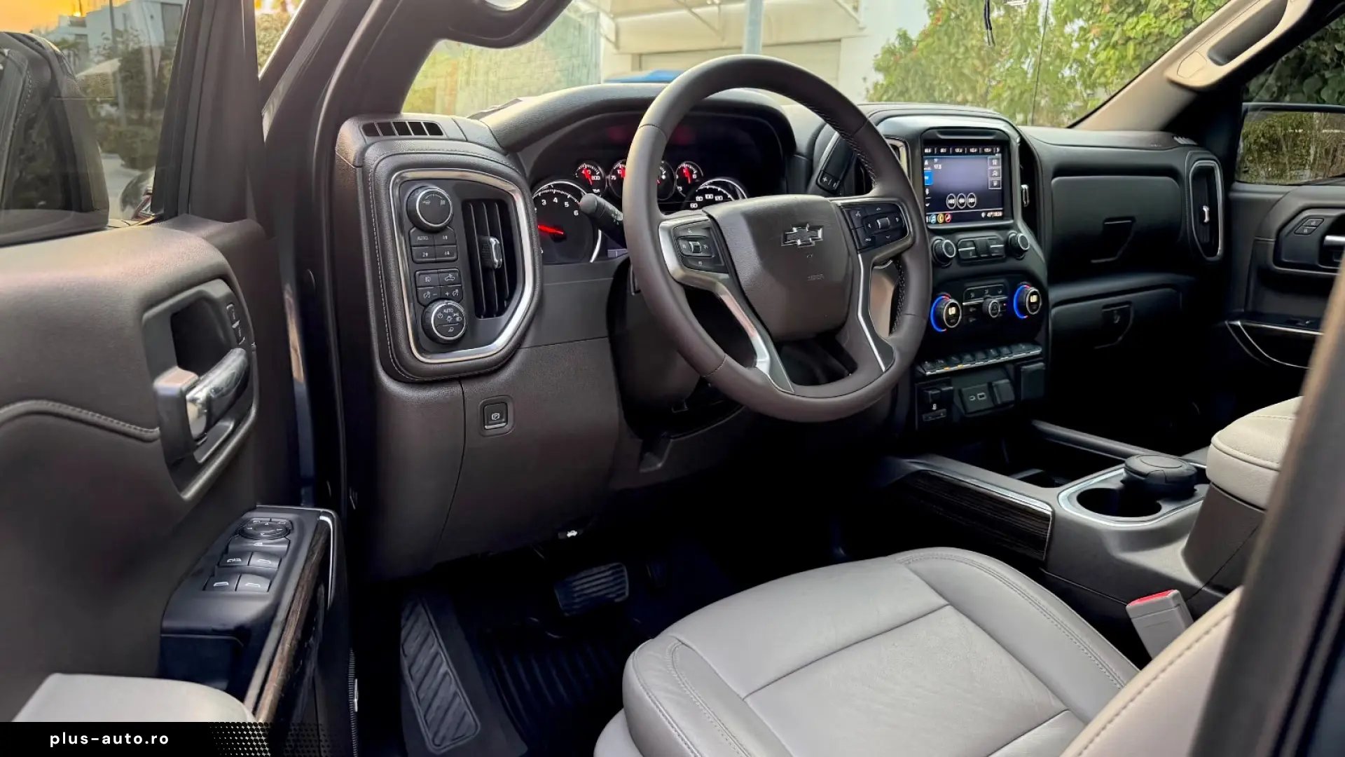 Chevrolet Silverado Z71 V8 4x4 – 360 CP