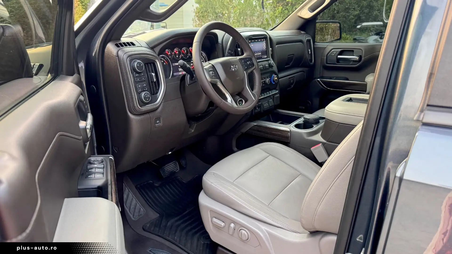 Chevrolet Silverado Z71 V8 4x4 – 360 CP
