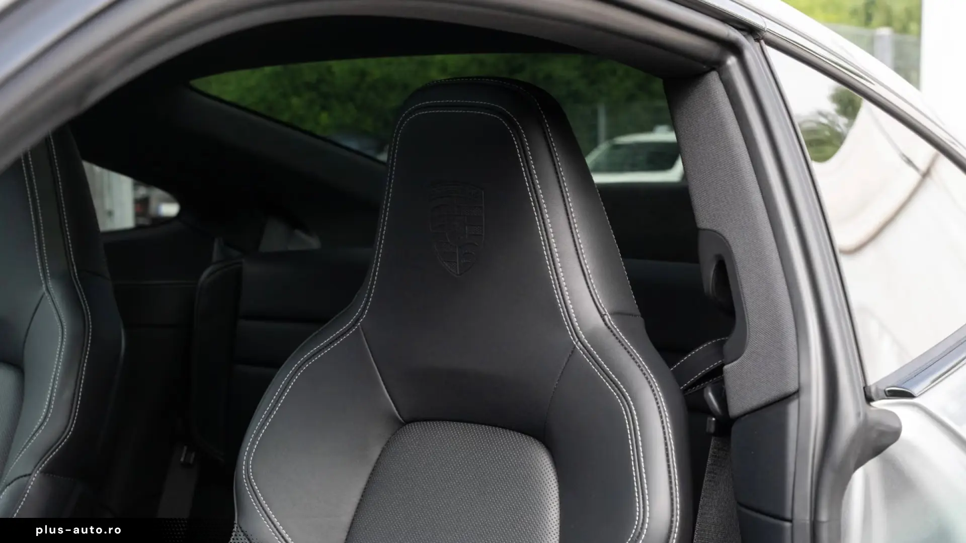 Porsche 992 992-2 911 Carrera SportDesign package BOSE