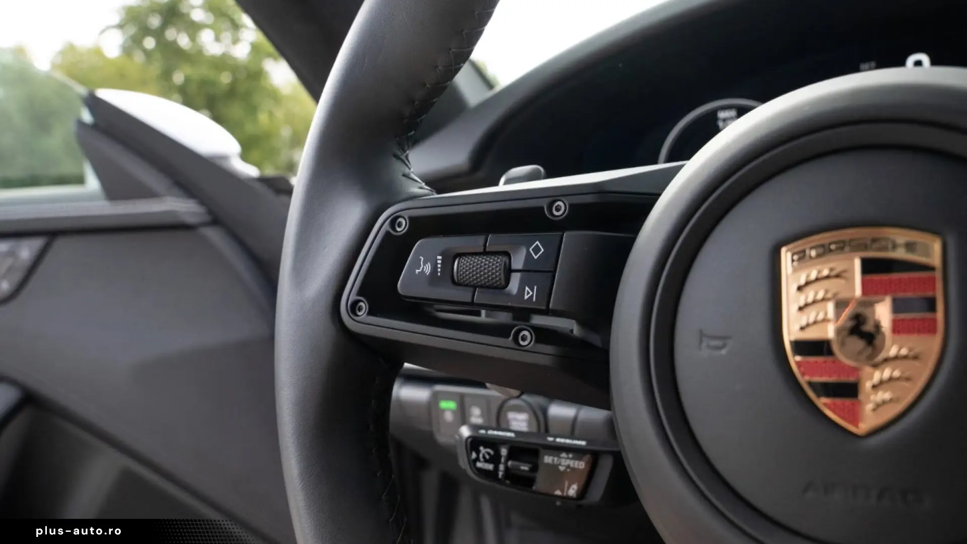 Porsche 992 992-2 911 Carrera SportDesign package BOSE