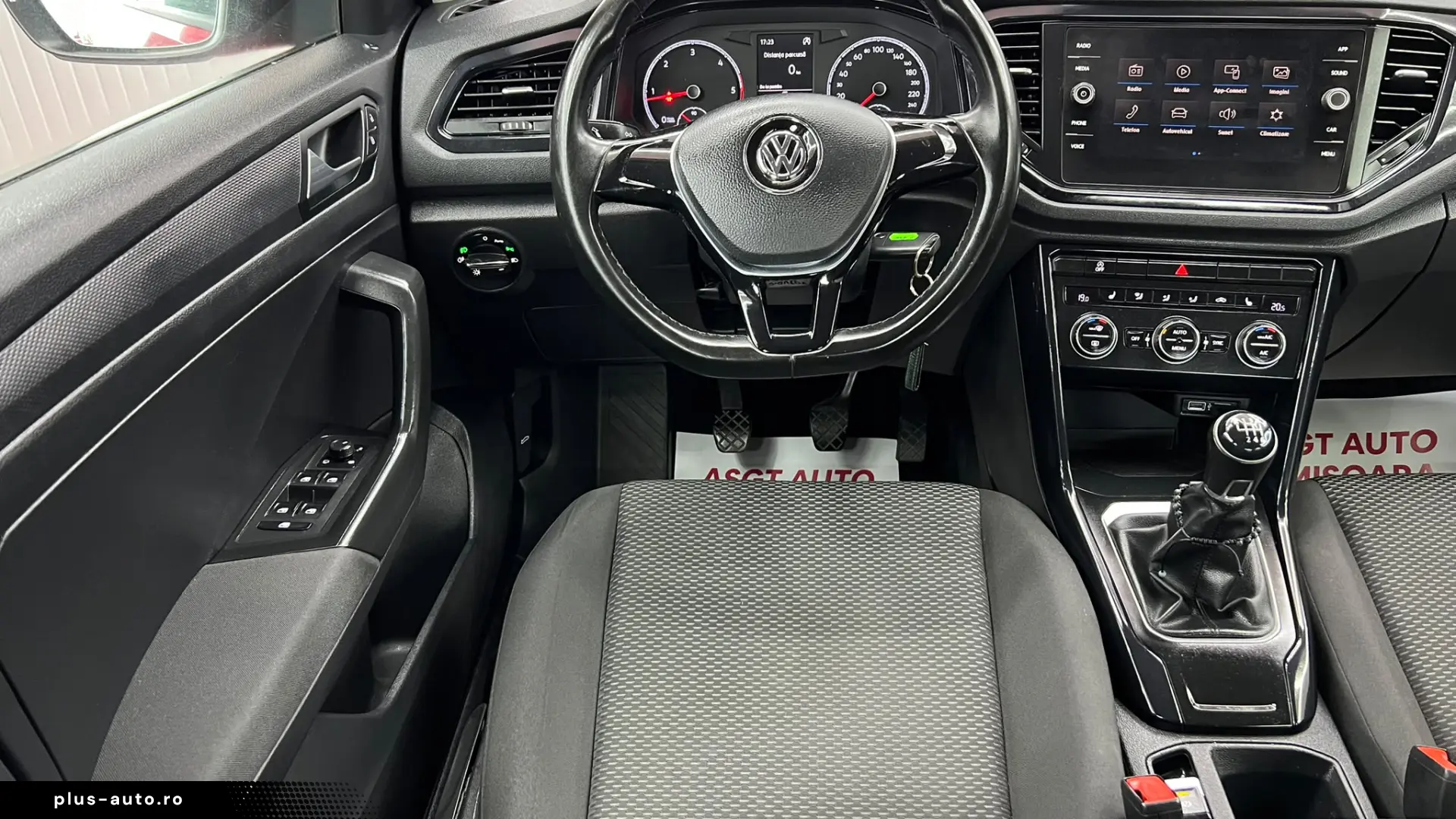VW T-ROC  UNIC PROPRIETAR IN RO  2020  1598D 115 CP EURO6