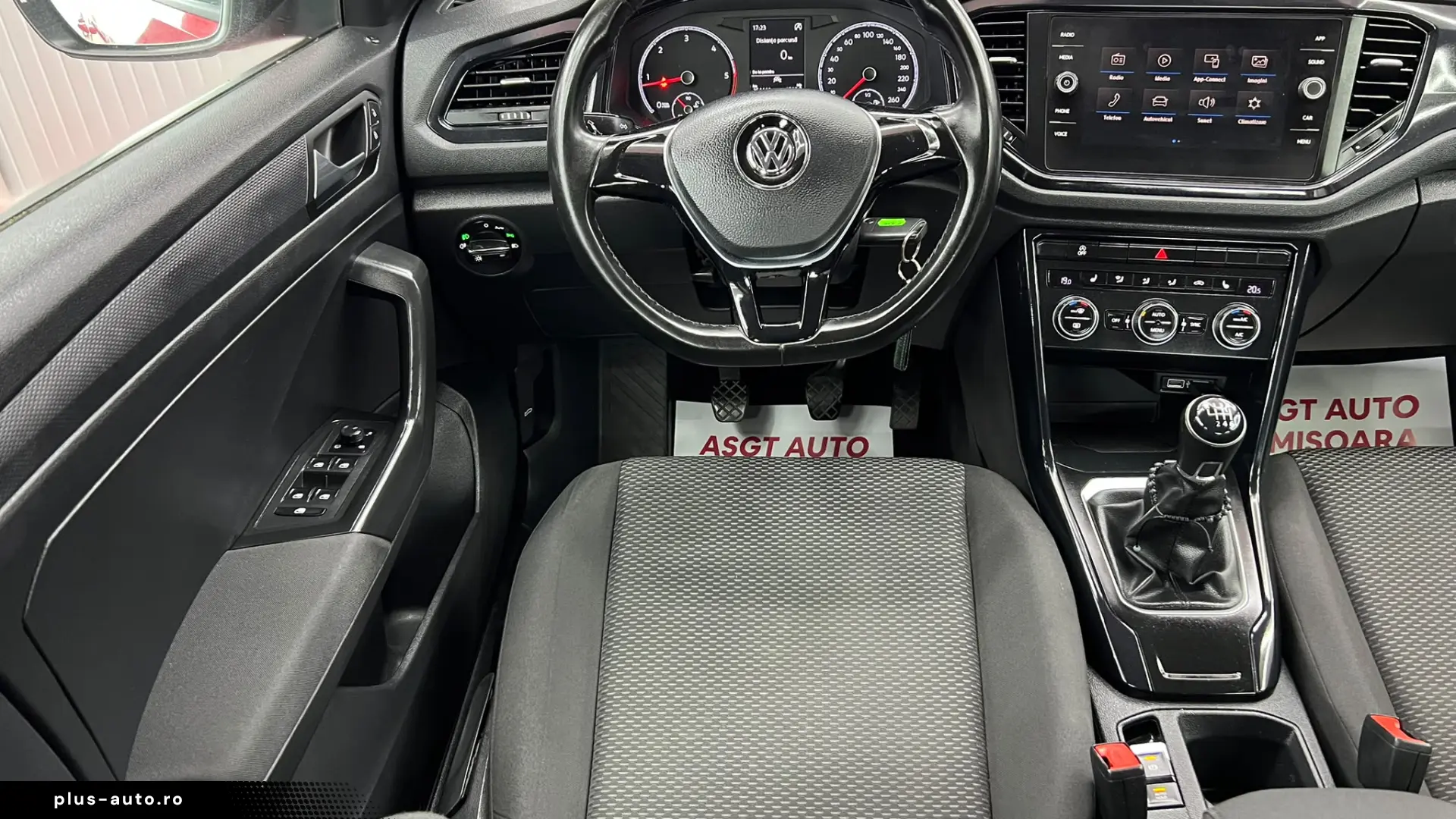 VW T-ROC  UNIC PROPRIETAR IN RO  2020  1598D 115 CP EURO6