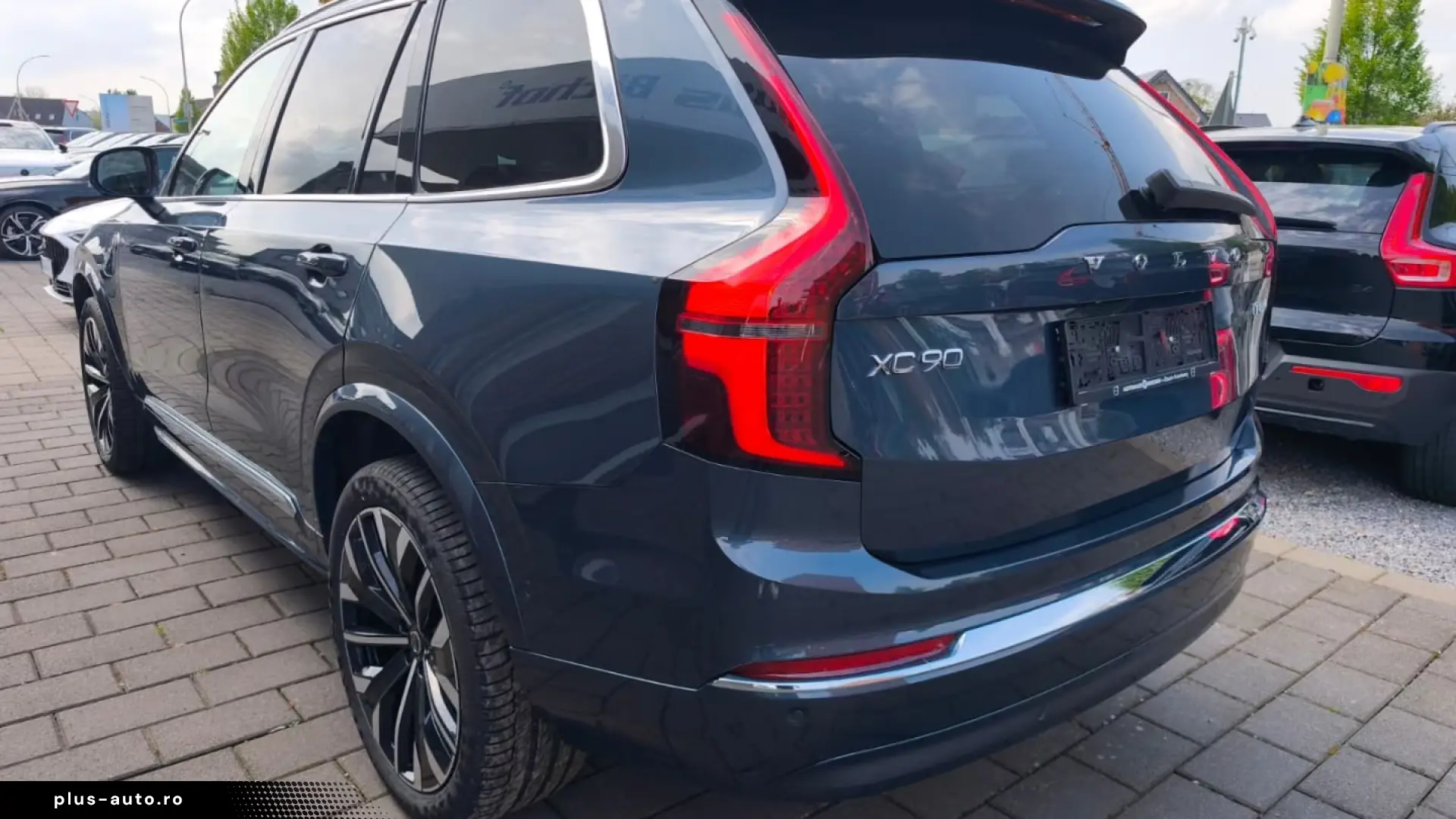 VOLVO XC90 T8 RECHARGE ULTRA BRIGHT MASSAGE