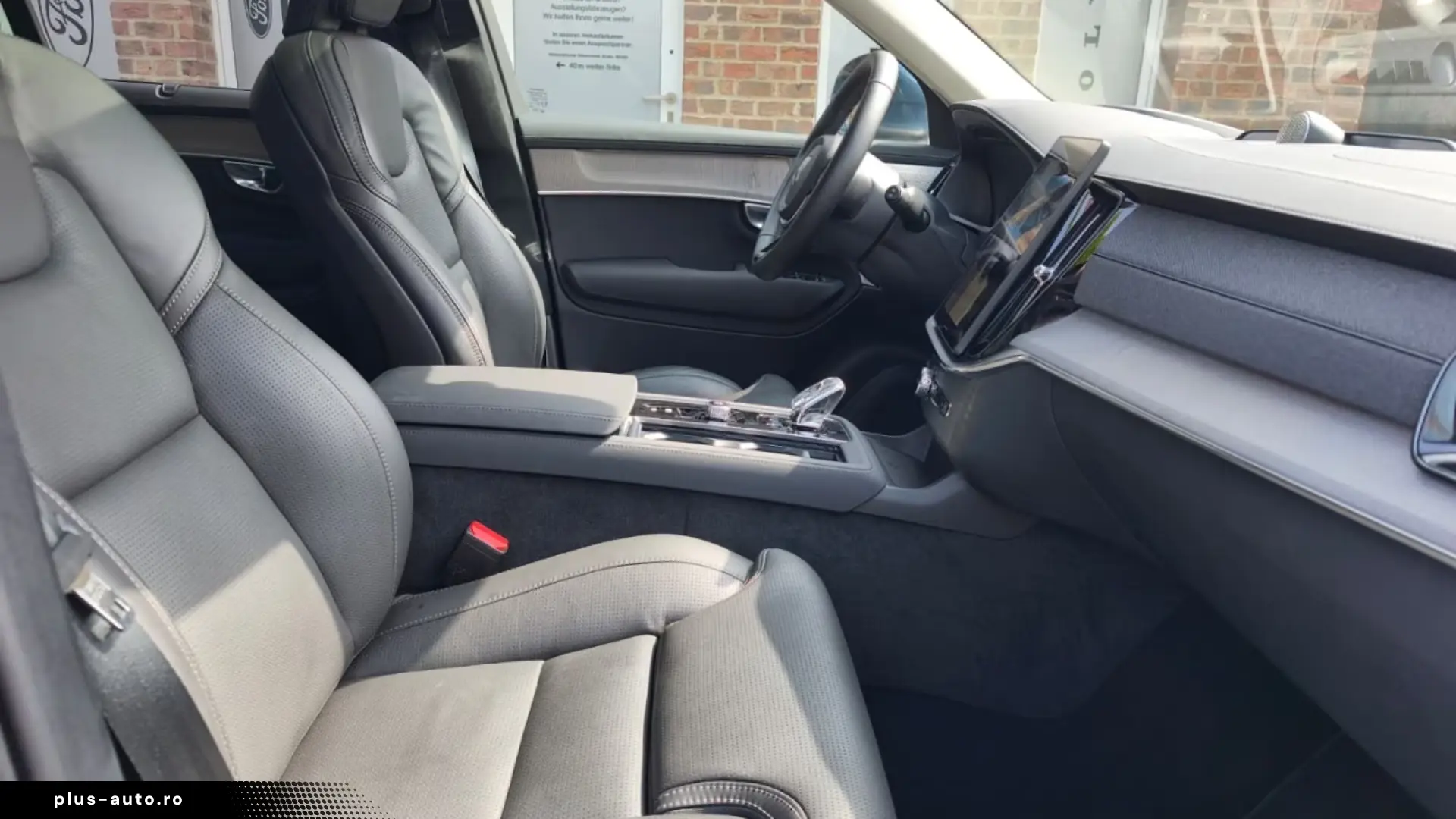VOLVO XC90 T8 RECHARGE ULTRA BRIGHT MASSAGE