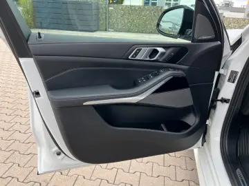 BMW X5 30 d xDrive M Sport  PRO HK Live   LED