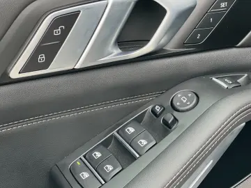 BMW X5 30 d xDrive M Sport  PRO HK Live   LED