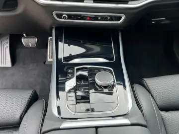 BMW X5 30 d xDrive M Sport  PRO HK Live   LED