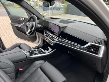 BMW X5 30 d xDrive M Sport  PRO HK Live   LED