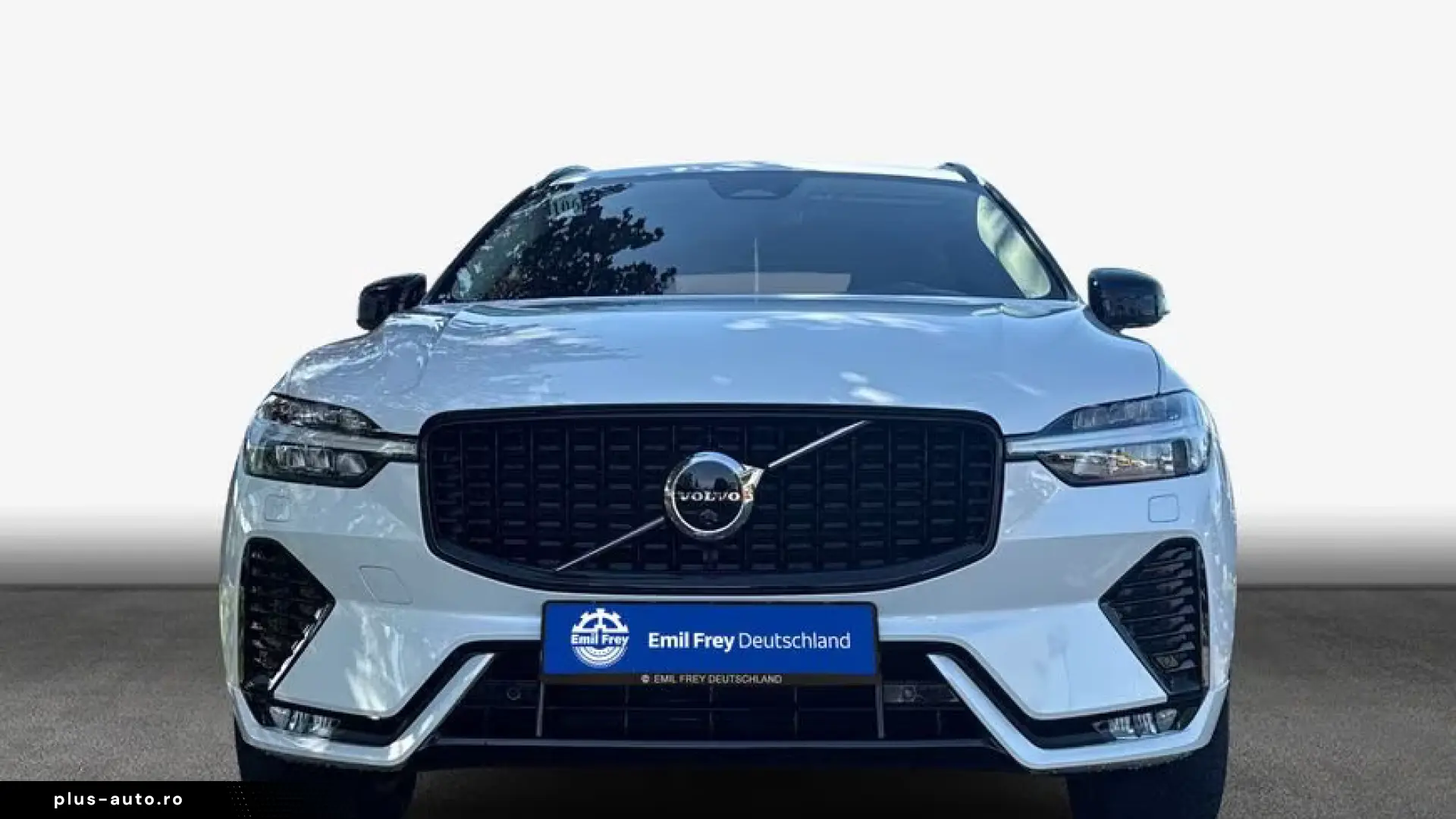 VOLVO XC60 B5 AWD PLUS DARK HUD • 360  • AHK