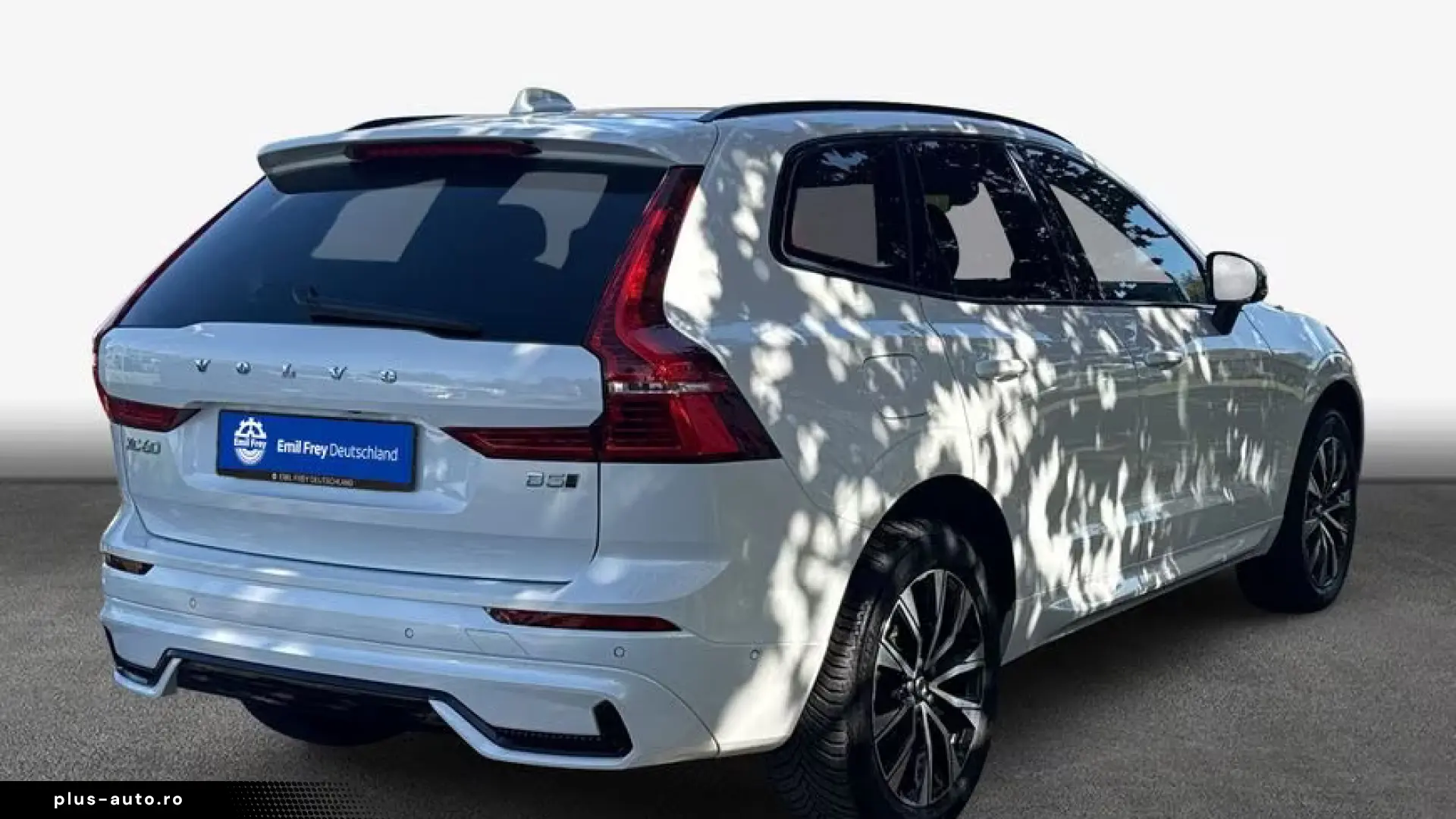 VOLVO XC60 B5 AWD PLUS DARK HUD • 360  • AHK