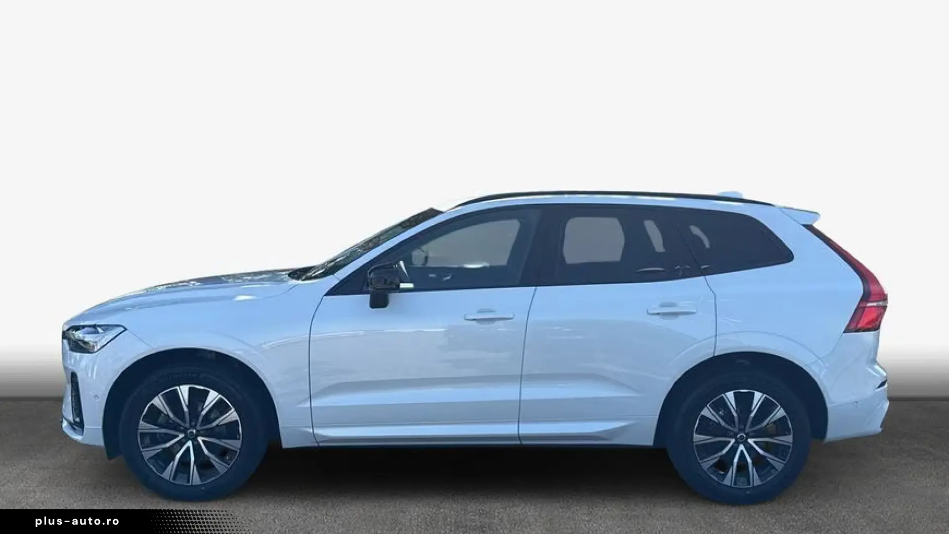 VOLVO XC60 B5 AWD PLUS DARK HUD • 360  • AHK
