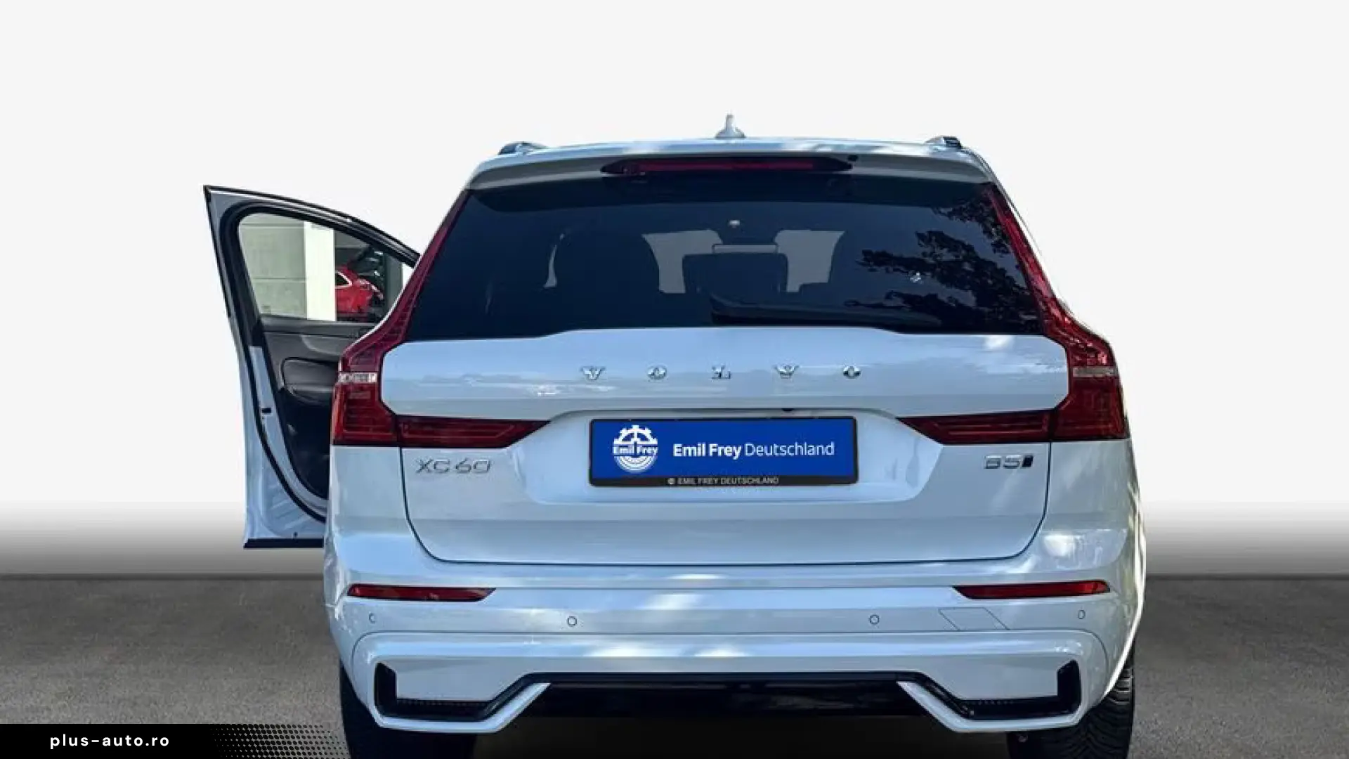 VOLVO XC60 B5 AWD PLUS DARK HUD • 360  • AHK