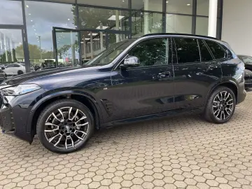 BMW X5 30d M Sport xDrive HUD AHK Panorama Navi ACC