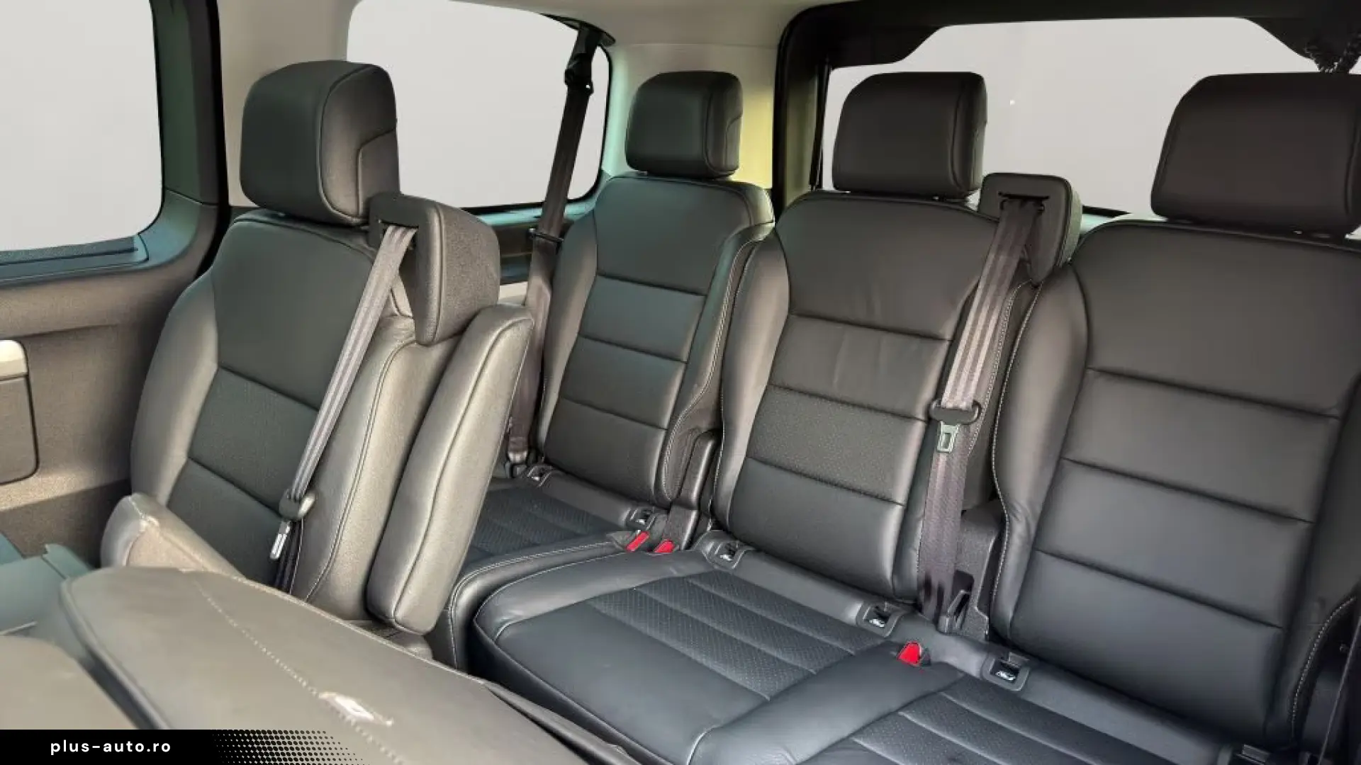 TOYOTA PROACE VERSO EXECUTIVE   7 LOCURI • SKYVIEW