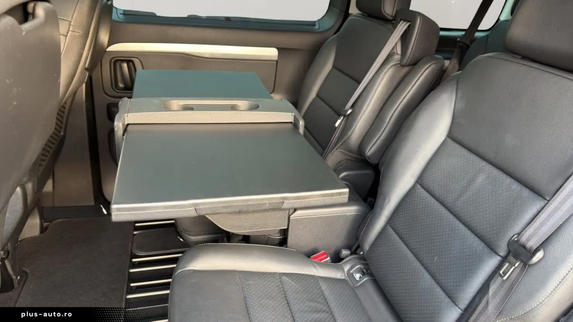 TOYOTA PROACE VERSO EXECUTIVE   7 LOCURI • SKYVIEW