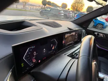 BMW X5 40d M Sport HUD 22  AHK Pano Leder Shadow