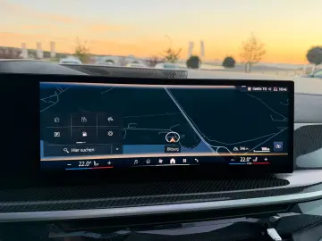 BMW X5 40d M Sport HUD 22  AHK Pano Leder Shadow