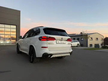 BMW X5 40d M Sport HUD 22  AHK Pano Leder Shadow