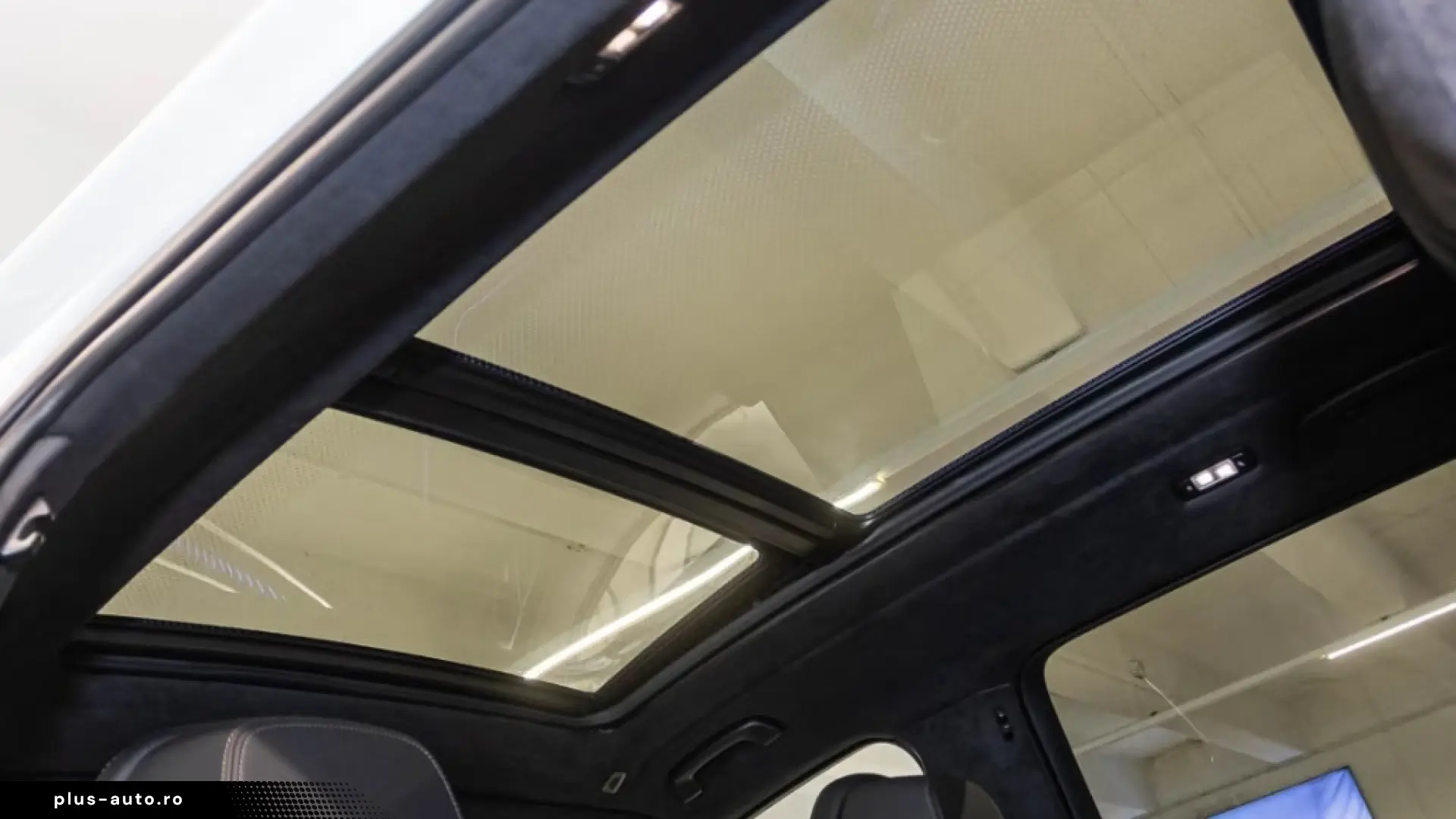 BMW X7 xDrive40i M SPORT   SKY LOUNGE • SOFT CLOSE