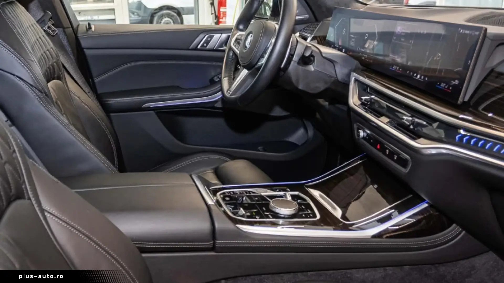 BMW X7 xDrive40i M SPORT   SKY LOUNGE • SOFT CLOSE