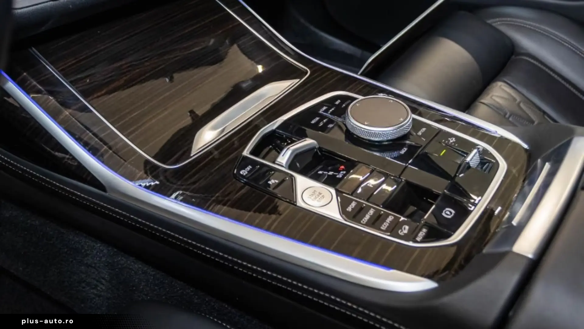 BMW X7 xDrive40i M SPORT   SKY LOUNGE • SOFT CLOSE