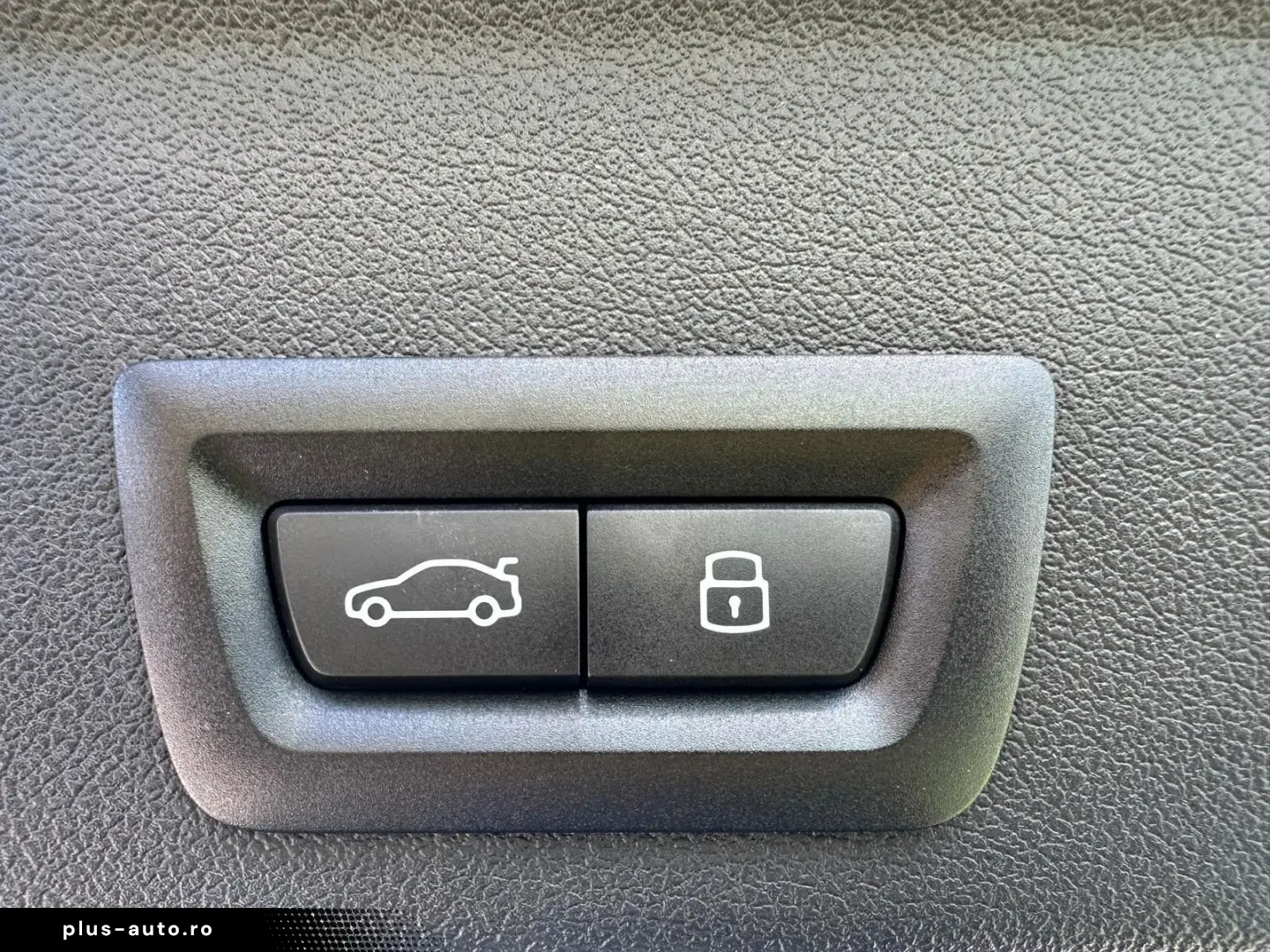 BMW X6 M60i xDrive ACC HUD PANO HARMAN AHK