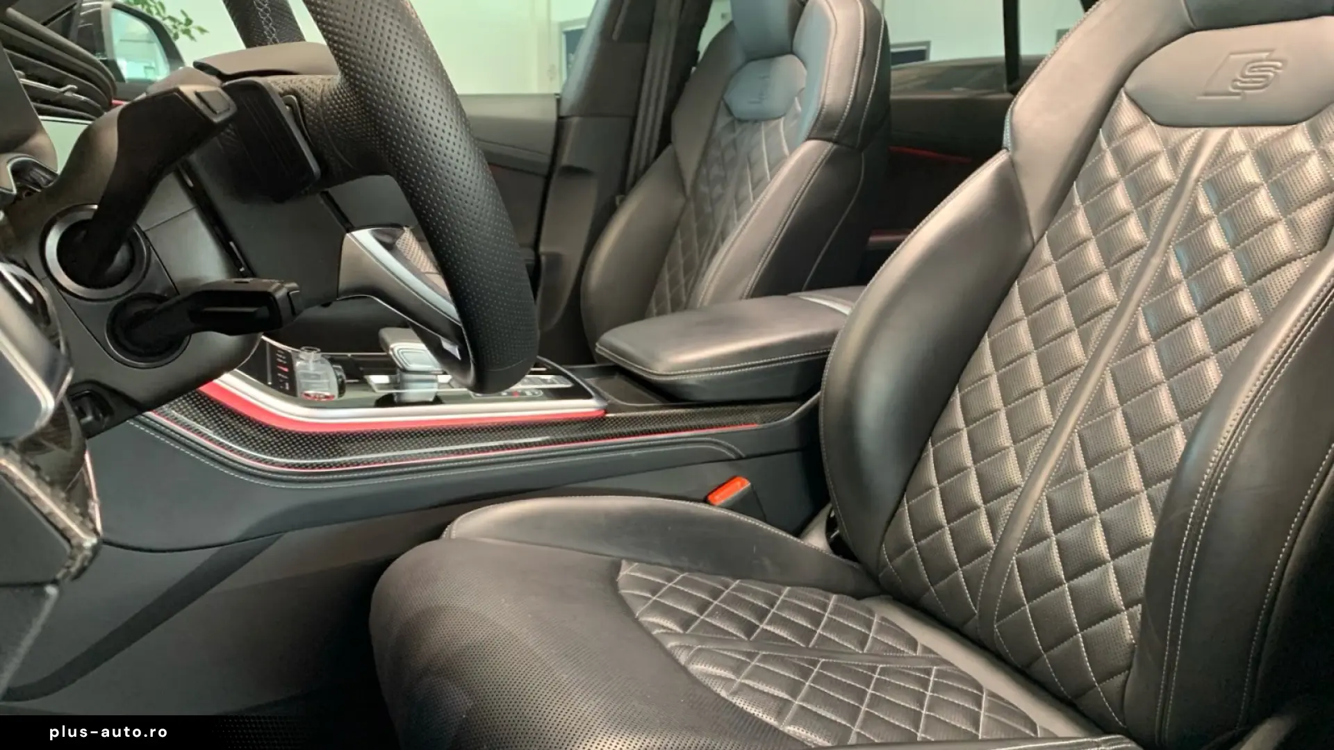Audi SQ8 TFSI quattro – 507 CP PANO
