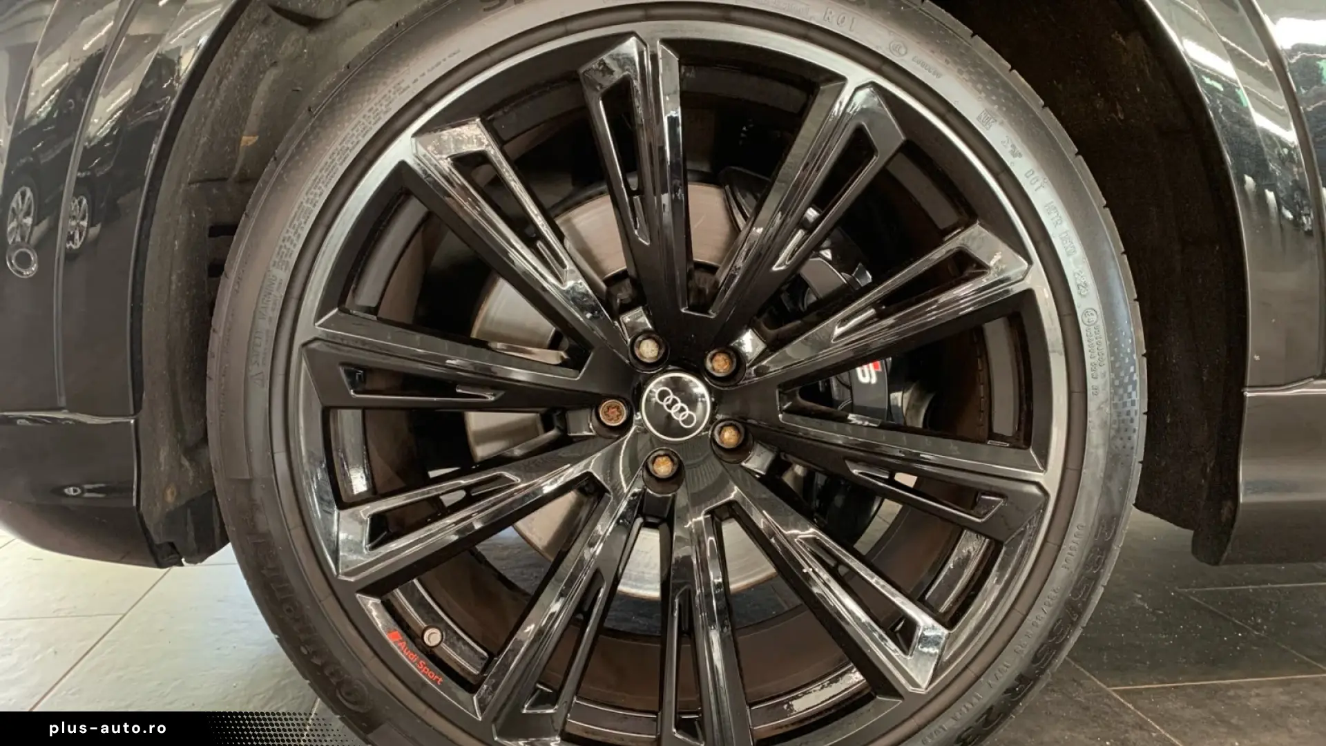 Audi SQ8 TFSI quattro – 507 CP PANO