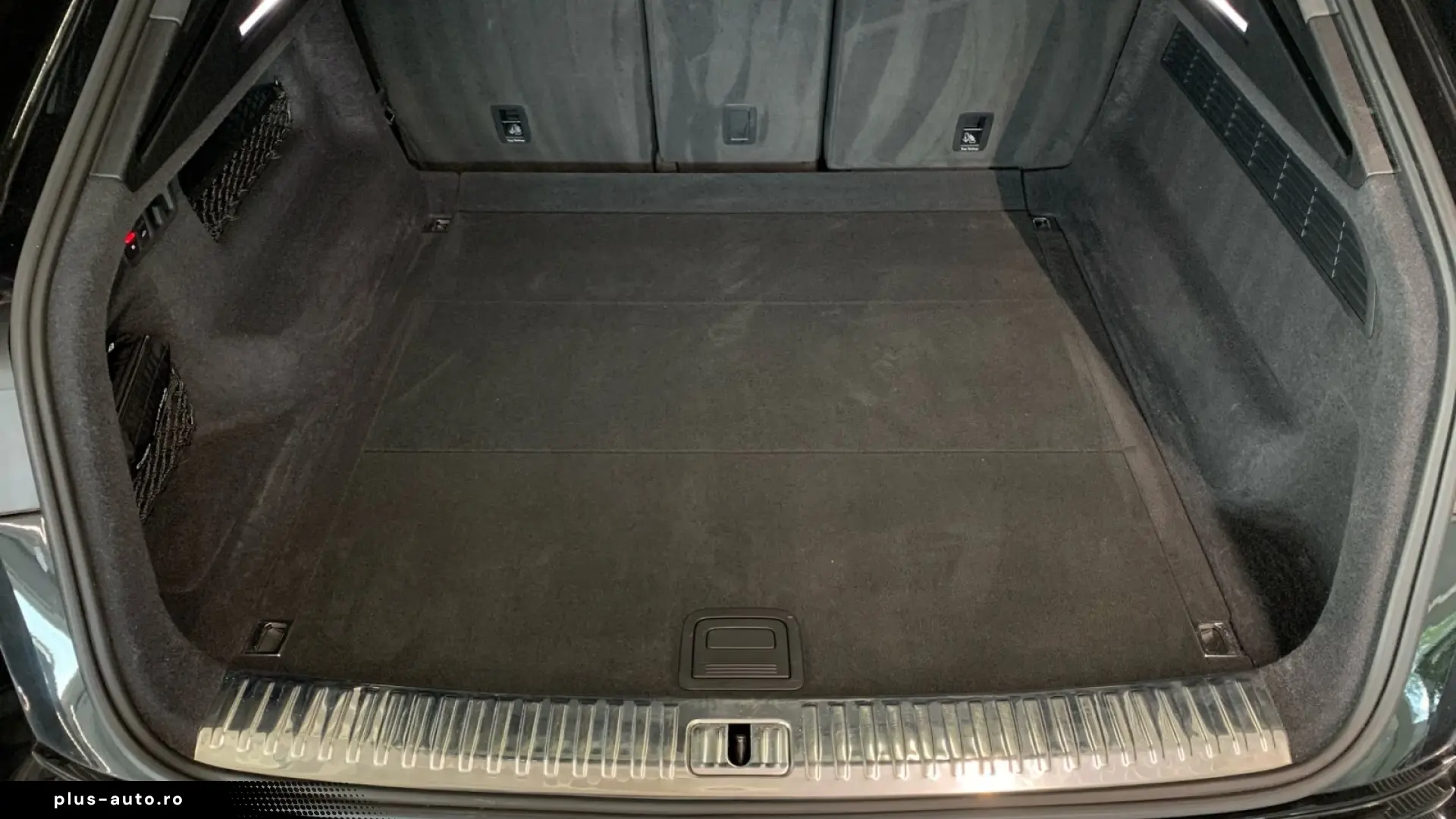 Audi SQ8 TFSI quattro – 507 CP PANO
