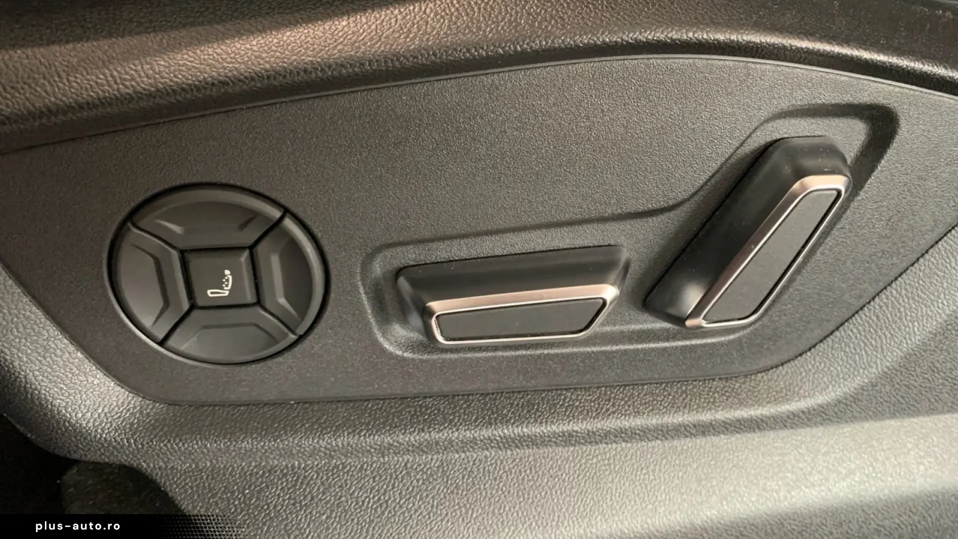 Audi SQ8 TFSI quattro – 507 CP PANO