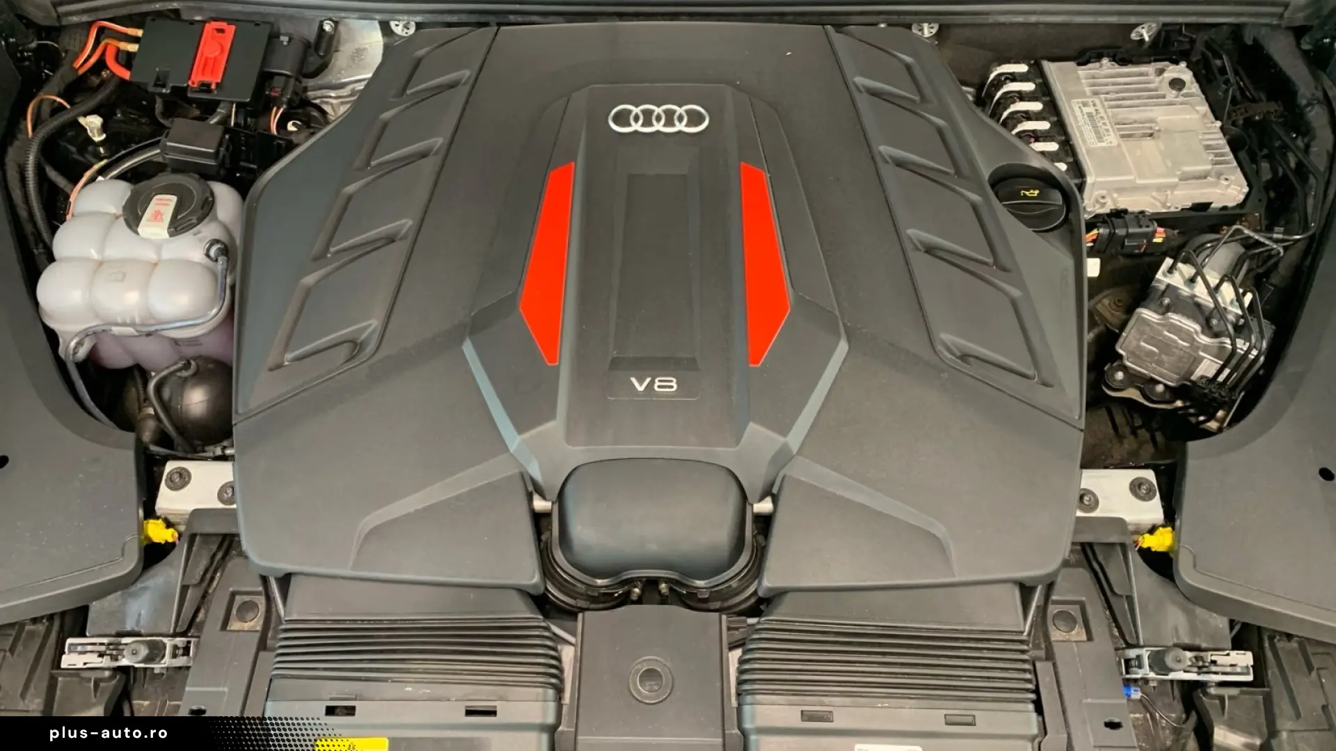 Audi SQ8 TFSI quattro – 507 CP PANO
