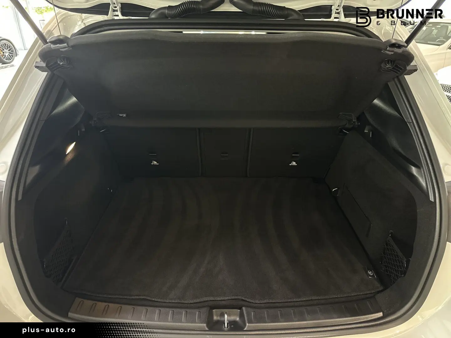 MERCEDES-BENZ GLA 250 4M AMG Distronic Memory AHK Ni&hellip;