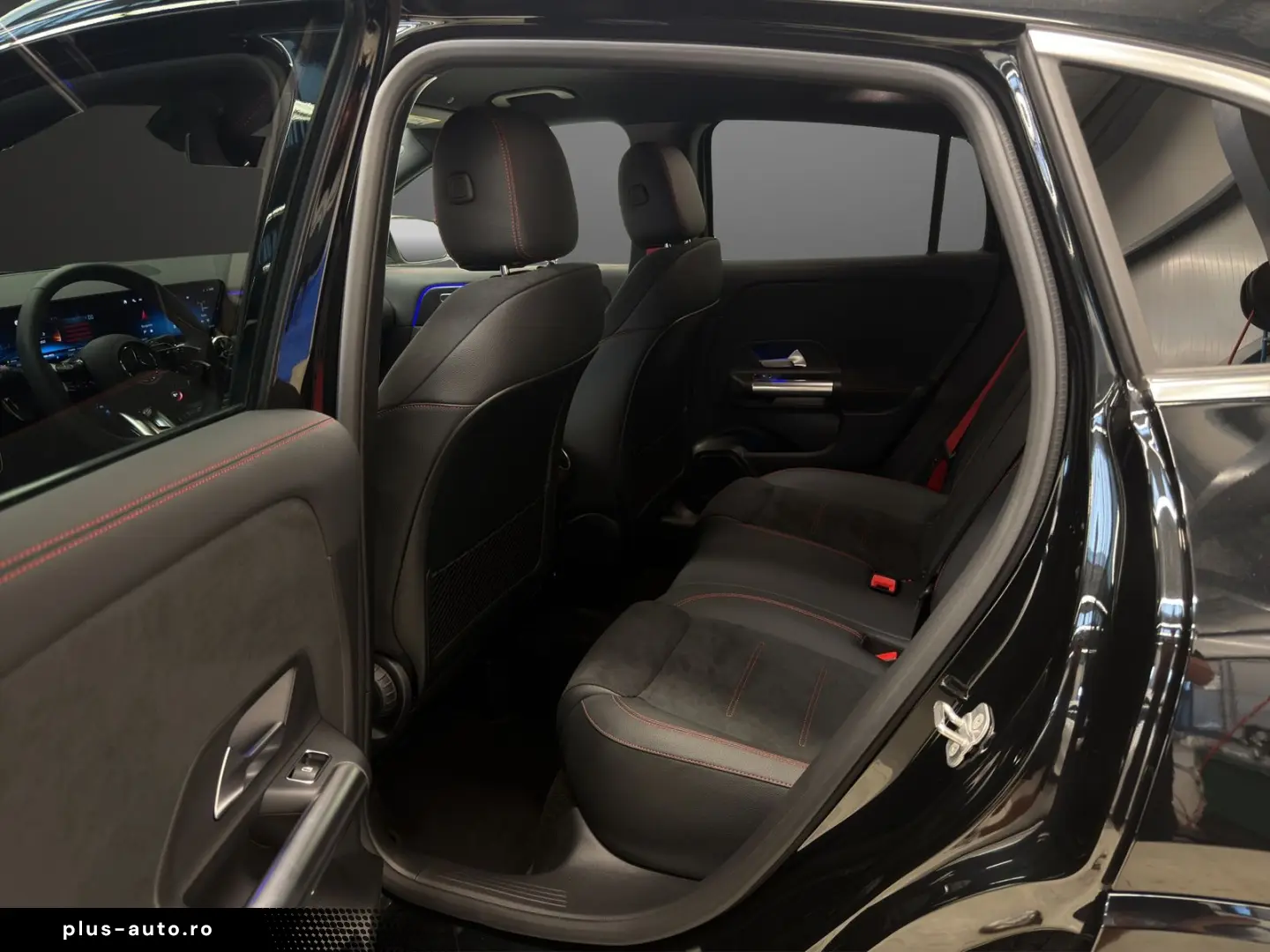 MERCEDES-BENZ GLA 35 AMG 4M Multibeam Alarm Keyless SHZ 20
