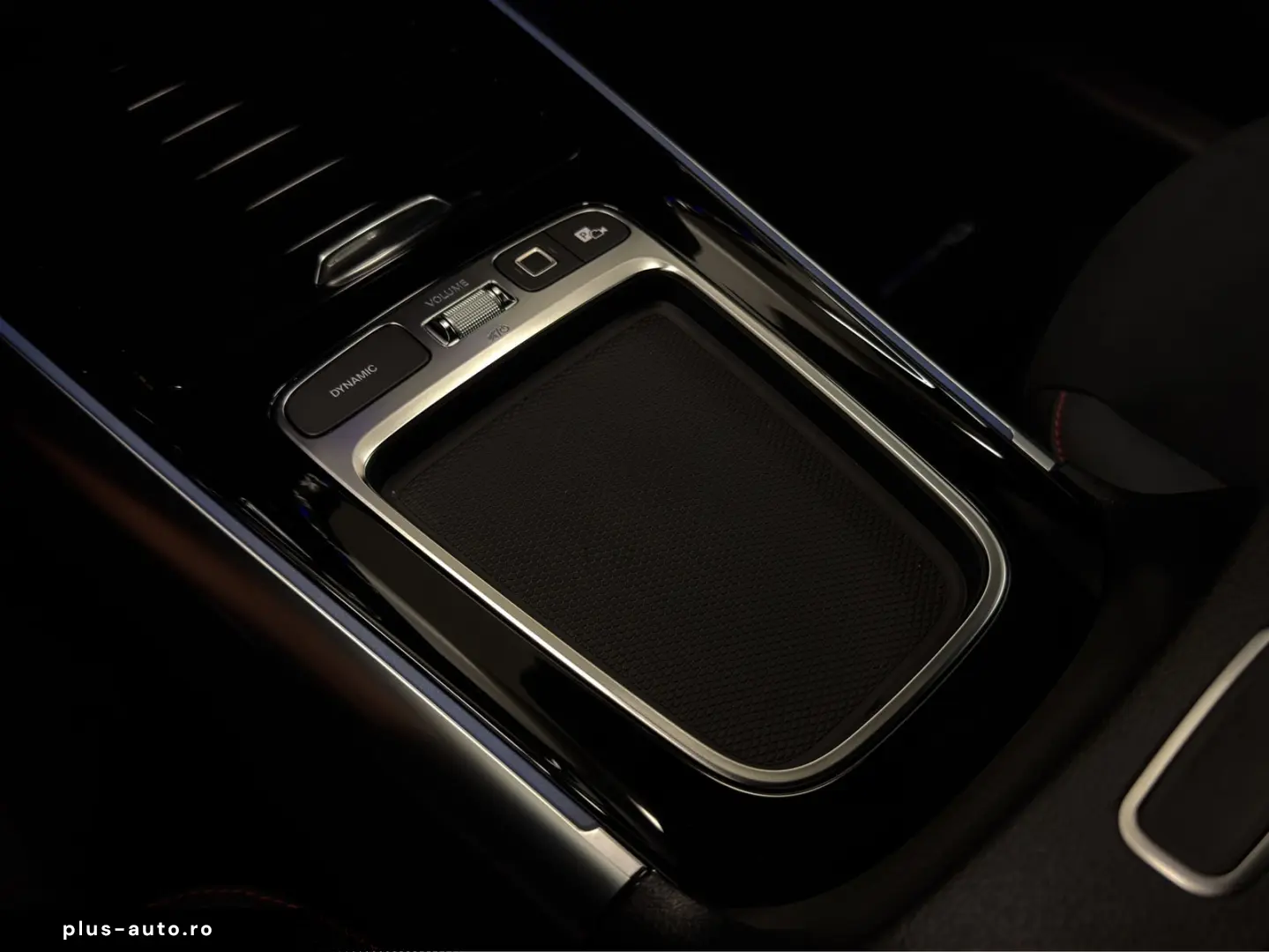 MERCEDES-BENZ GLA 35 AMG 4M Multibeam Alarm Keyless SHZ 20