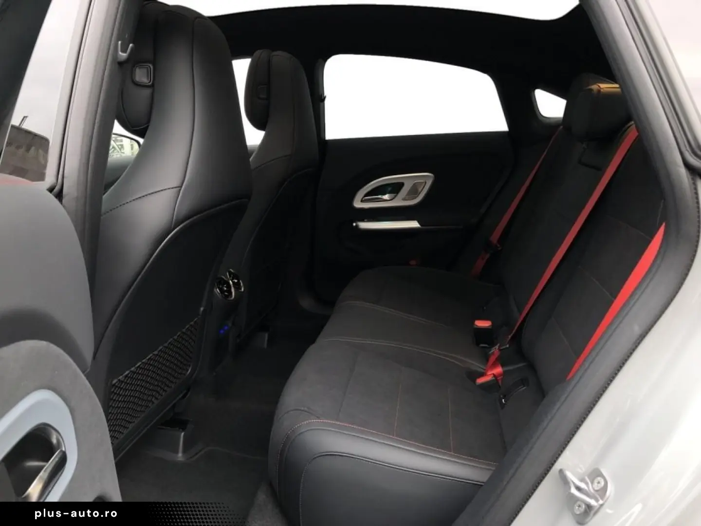 MERCEDES-BENZ CLA 220 4MATIC AMG MBUX Superscreen Burm MBeam
